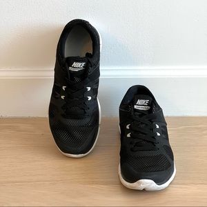 Black & White Nike Running Sneakers